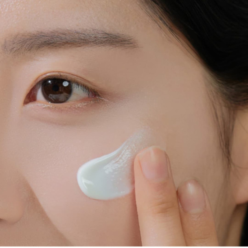 SKIN 1004 Крем сонцезахисний Madagascar Centella Hyalu-Cica Water-Fit Sun Serum SPF 50+ PA++++ 50 мл