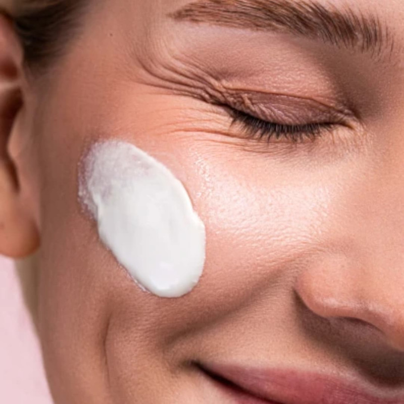 ZOLA Щоденний зволожувальний сонцезахисний крем SPF 50 SKINBASE 40 мл