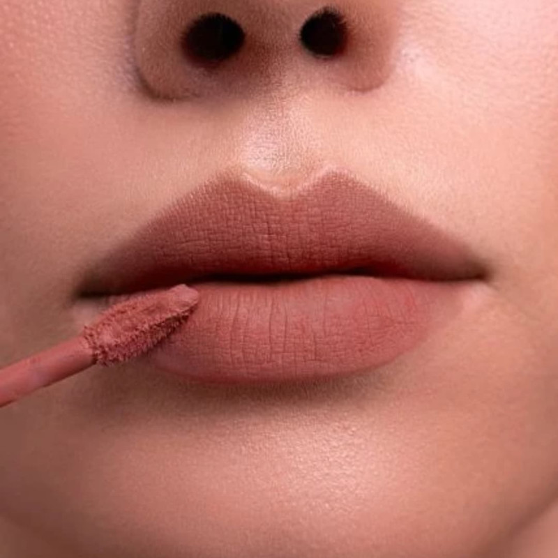 ZOLA Оксамитова матова помада Velour Lip Souffle 03 TOFFEE